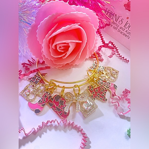 Cowgirl pink charm bangle bracelet - Picture 2 of 10